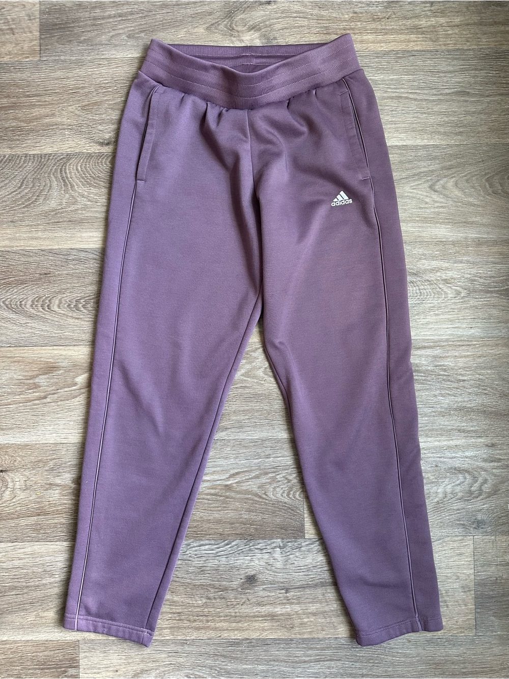 Adidas Women’s Mauve Relaxed Fit Tapered Leg Fleece Joggers Size M Athleisure